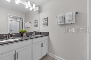 Image No.15-4 Bed Townhouse for sale