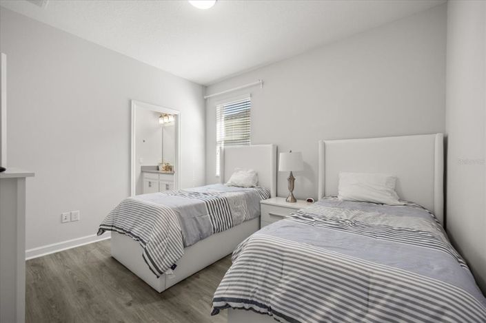 Image No.17-4 Bed House for sale