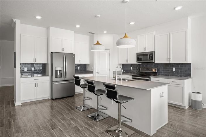 Image No.9-4 Bed House for sale