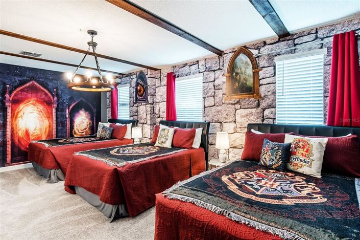 Image No.12-8 Bed House for sale