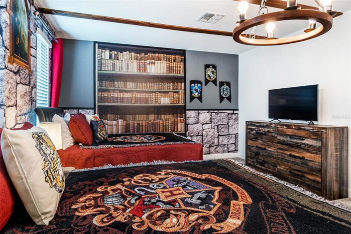 Image No.13-8 Bed House for sale