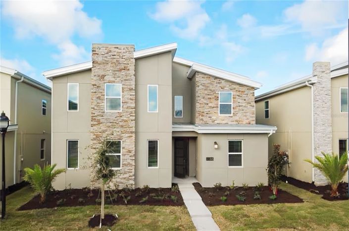 Image No.2-8 Bed House for sale