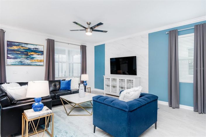 Image No.8-8 Bed House for sale