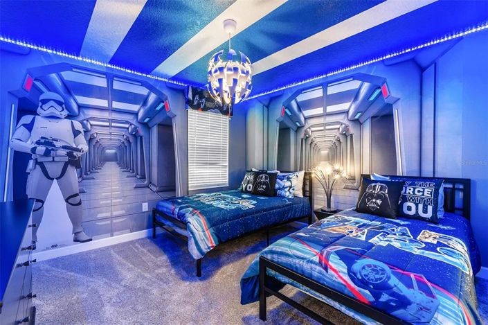 Image No.9-8 Bed House for sale