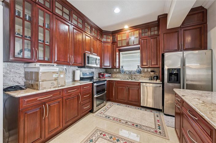 Image No.16-4 Bed House for sale