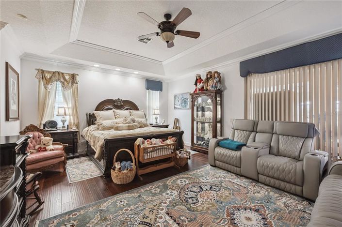 Image No.19-4 Bed House for sale