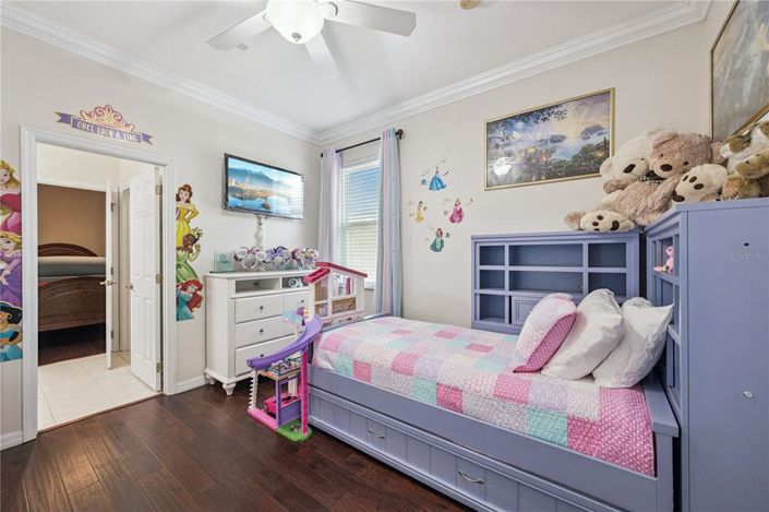 Image No.23-4 Bed House for sale