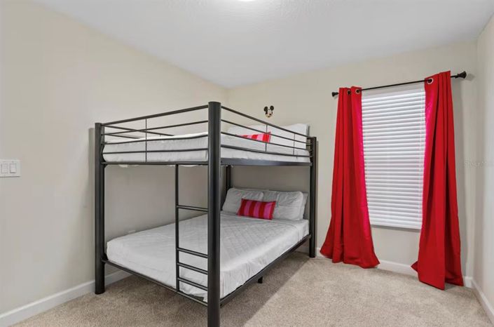 Image No.32-6 Bed House for sale