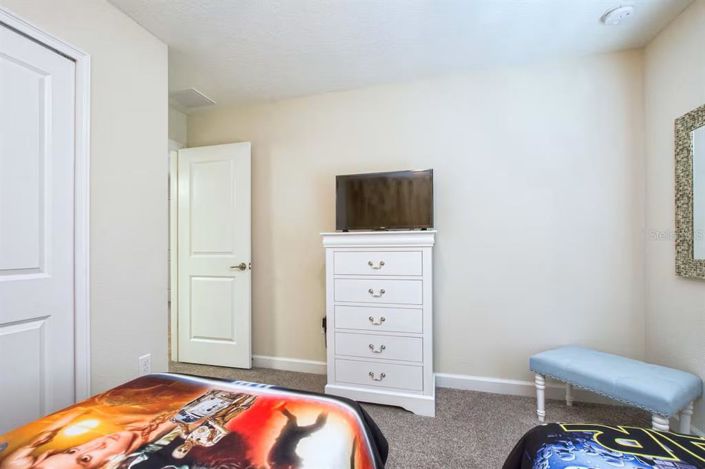 Image No.24-6 Bed House for sale