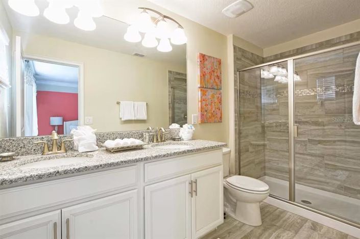 Image No.30-6 Bed House for sale