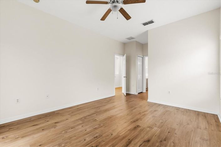 Image No.15-3 Bed House for sale