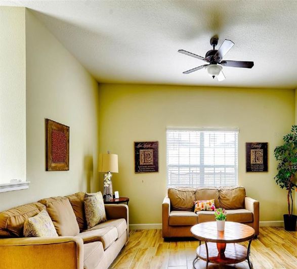 Image No.3-5 Bed Townhouse for sale