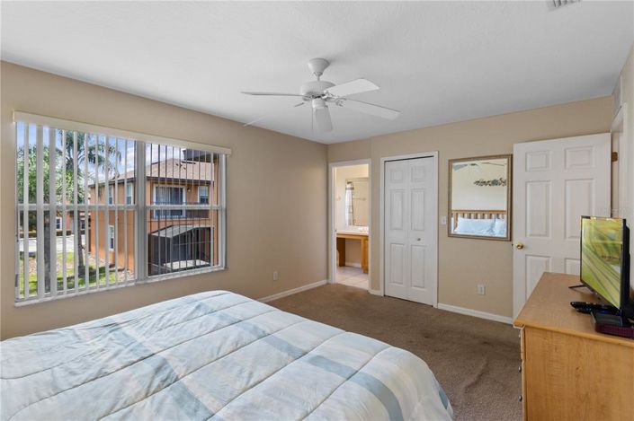 Image No.24-4 Bed Townhouse for sale