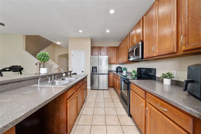 Image No.4-3 Bed Townhouse for sale