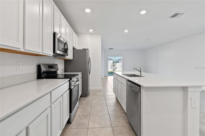 Image No.8-5 Bed House for sale