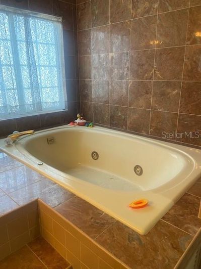 Image No.10-3 Bed House for sale