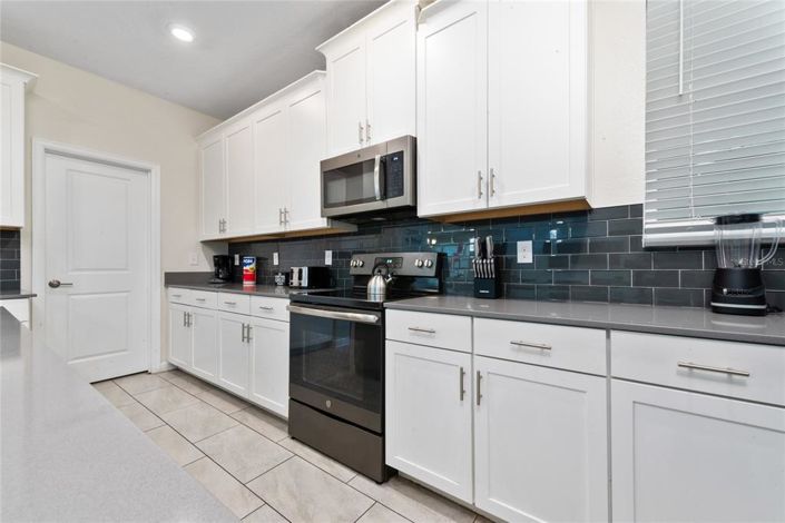 Image No.14-5 Bed House for sale