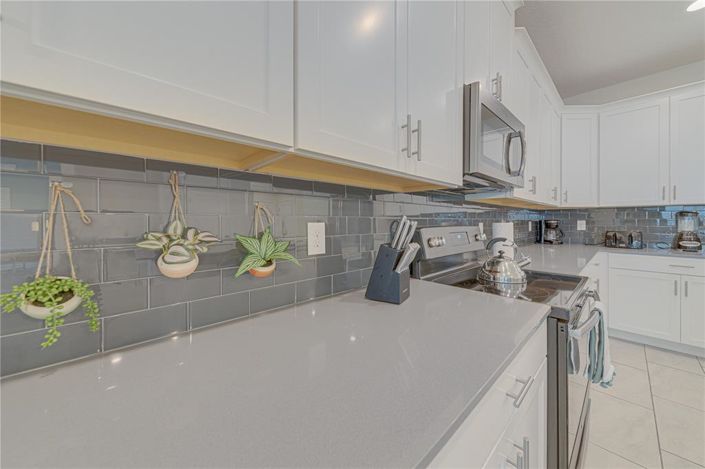 Image No.15-6 Bed House for sale