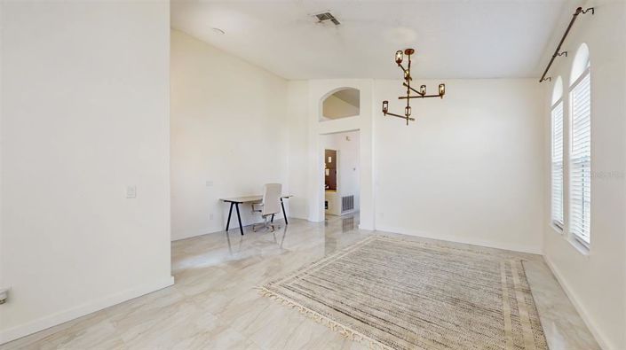 Image No.10-4 Bed House for sale