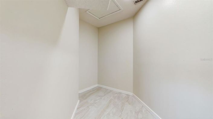 Image No.15-4 Bed House for sale