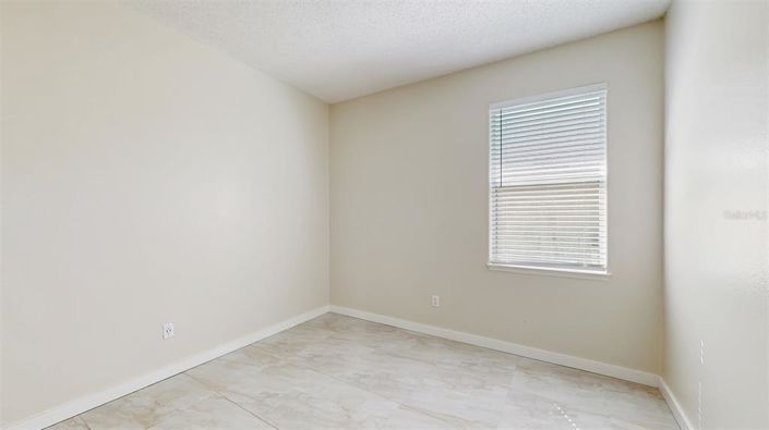 Image No.20-4 Bed House for sale