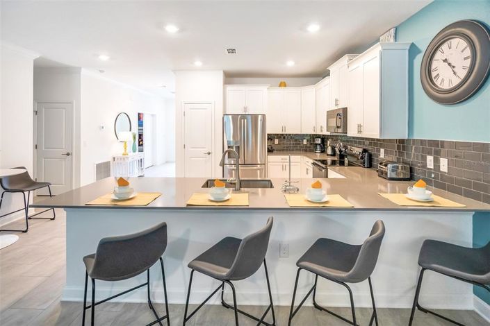 Image No.5-8 Bed House for sale