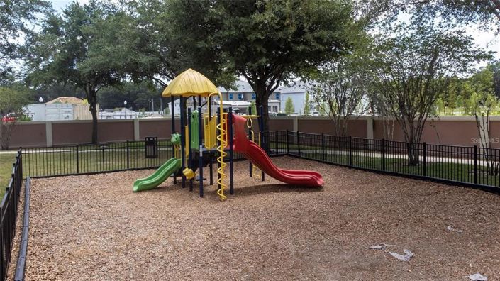 Image No.37-4 Bed Townhouse for sale