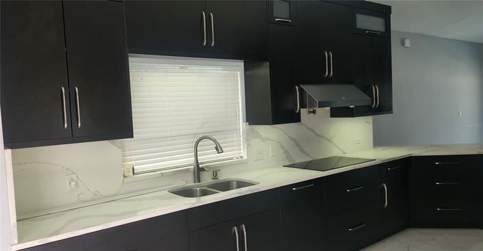 Image No.10-3 Bed House for sale