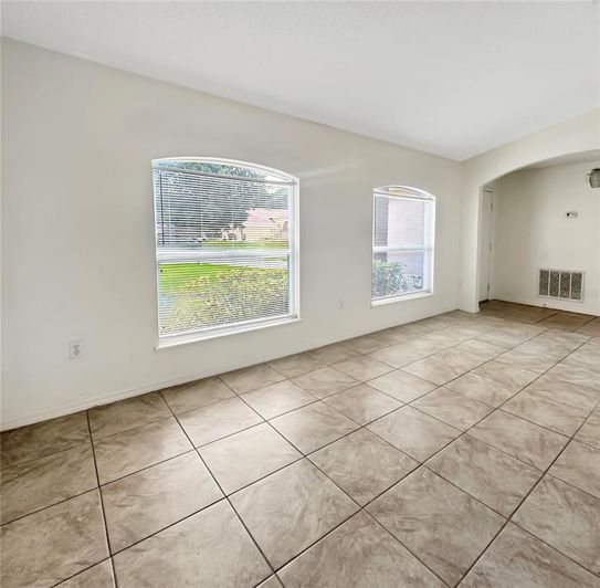 Image No.10-3 Bed House for sale