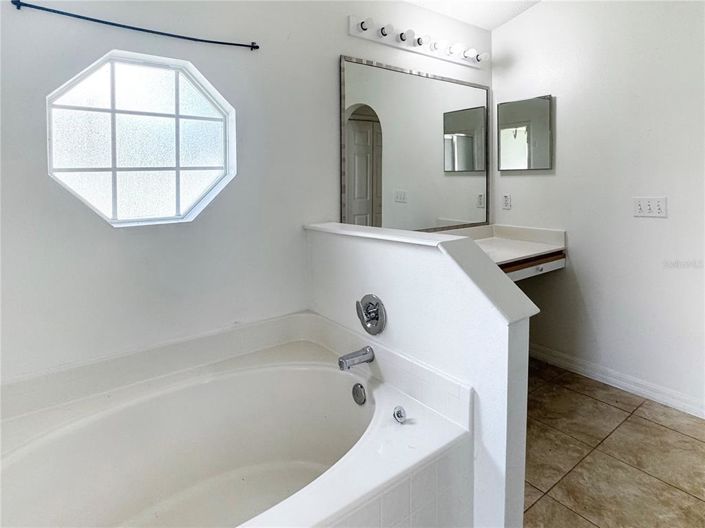 Image No.15-3 Bed House for sale