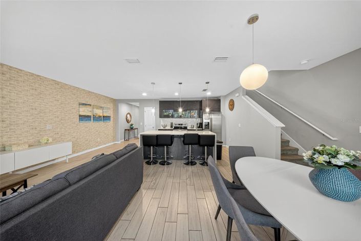 Image No.10-4 Bed Townhouse for sale