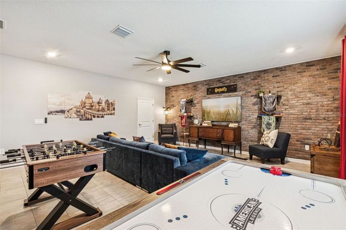 Image No.12-9 Bed House for sale