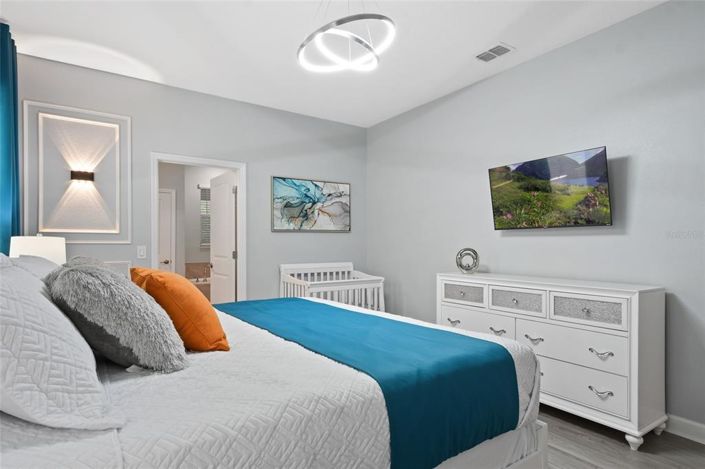 Image No.29-8 Bed House for sale