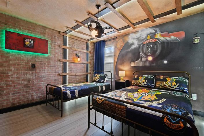 Image No.40-8 Bed House for sale