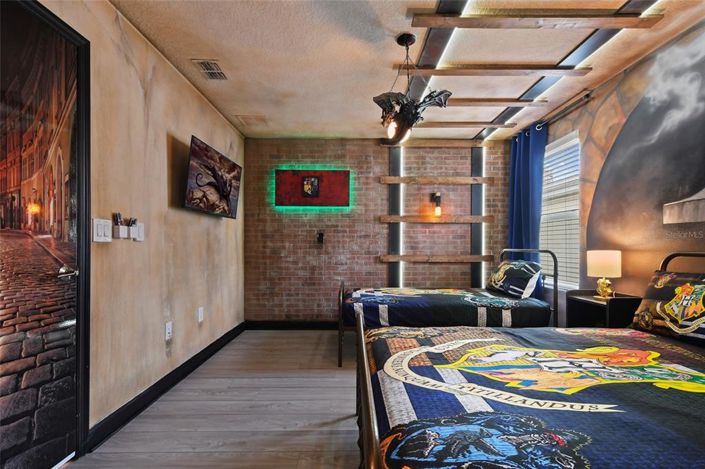 Image No.42-8 Bed House for sale