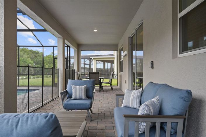 Image No.5-8 Bed House for sale