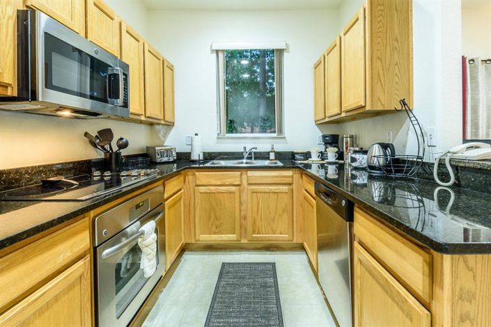 Image No.10-3 Bed Townhouse for sale