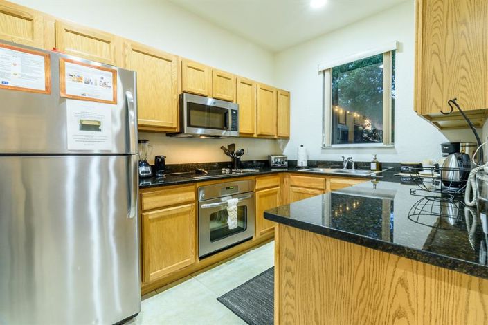 Image No.11-3 Bed Townhouse for sale