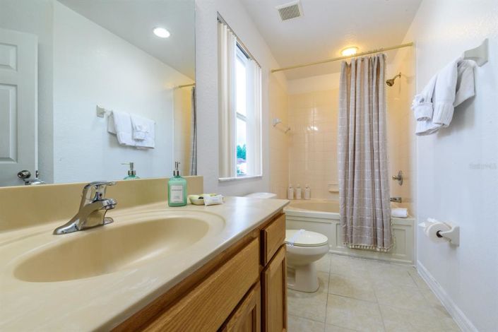 Image No.21-3 Bed Townhouse for sale