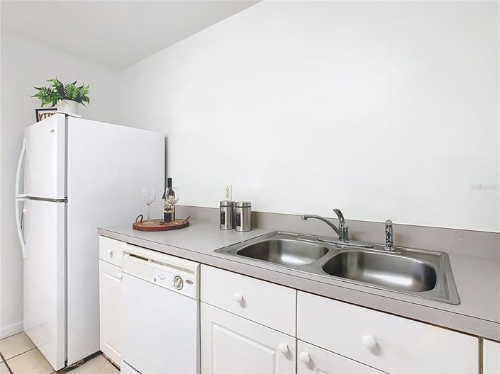 Image No.13-4 Bed Townhouse for sale