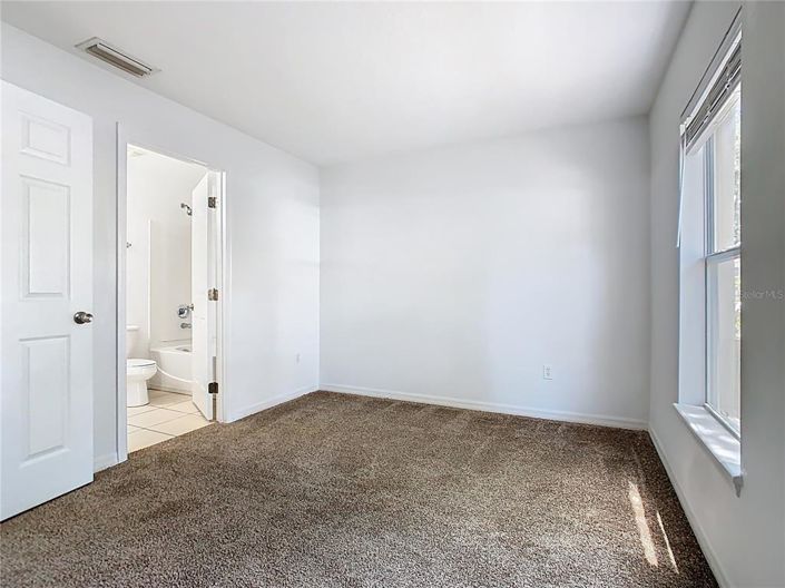 Image No.18-4 Bed Townhouse for sale