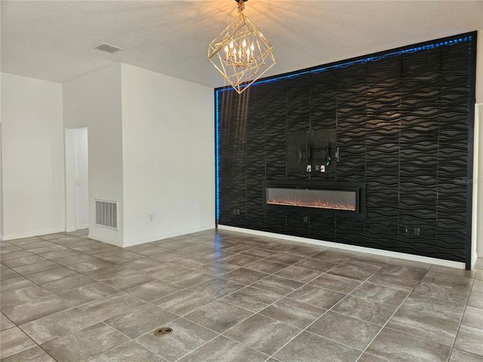 Image No.11-4 Bed House for sale