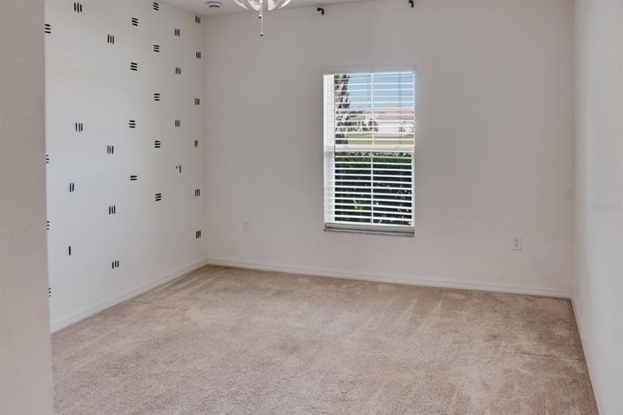 Image No.21-4 Bed House for sale