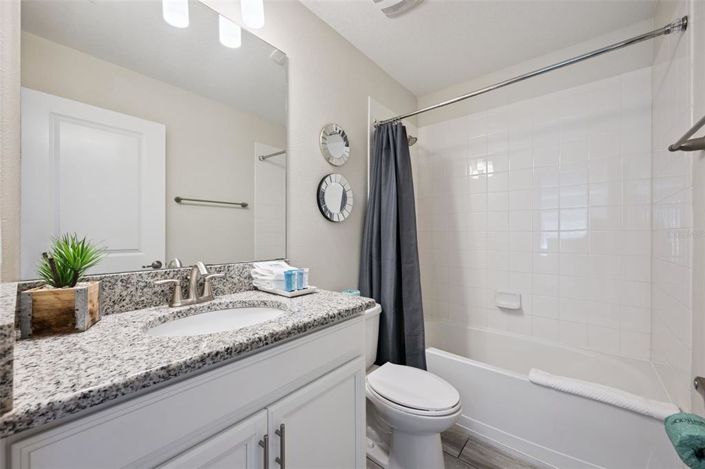 Image No.16-6 Bed House for sale