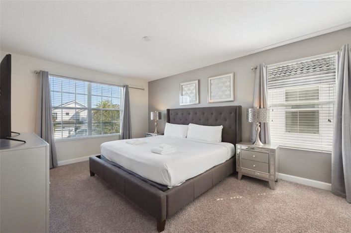 Image No.18-6 Bed House for sale