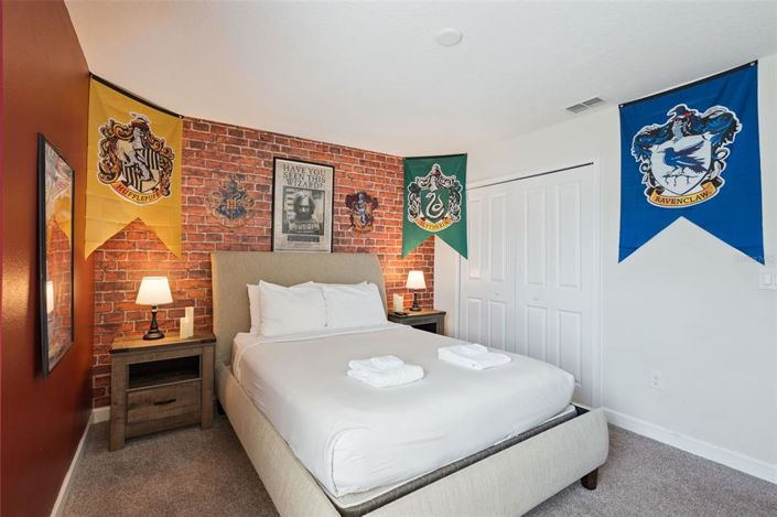 Image No.22-6 Bed House for sale