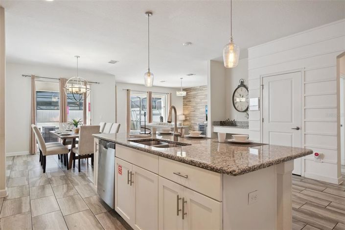 Image No.7-6 Bed House for sale