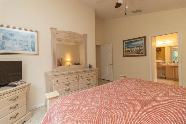 Image No.16-4 Bed House for sale