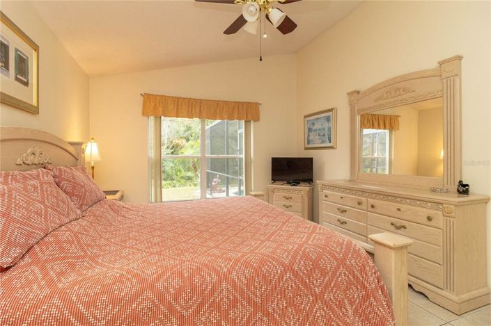 Image No.17-4 Bed House for sale