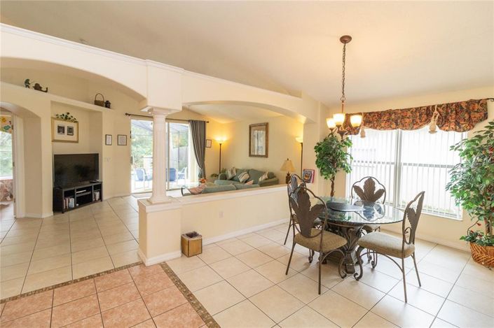 Image No.2-4 Bed House for sale